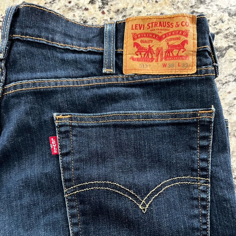 Levi’s 513 dark wash straight leg 38x32